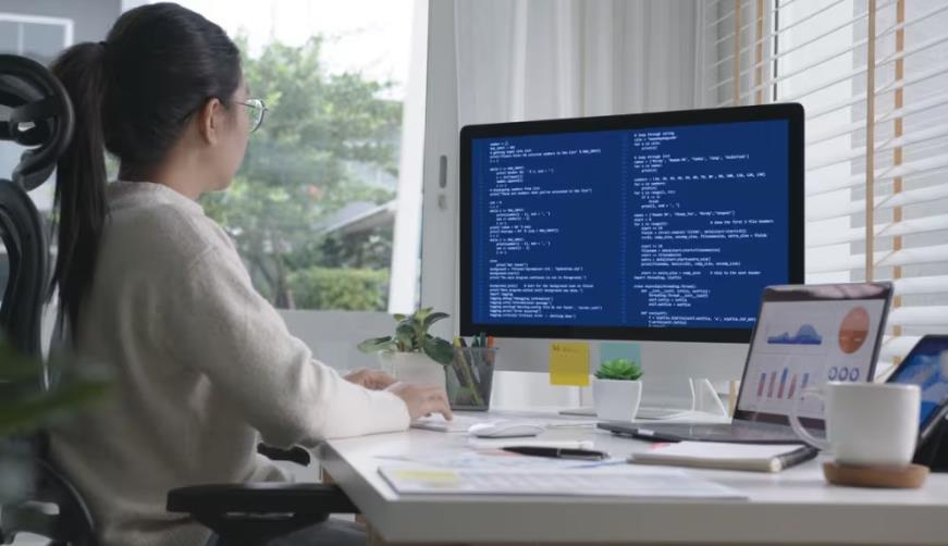 信创国产化改造的五大痛点:兼容性、数据迁移、成本与人才的破局之道